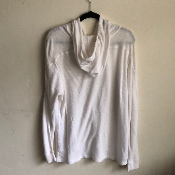 Men’s long sleeve/hooded thermal. - Picture 2 of 4